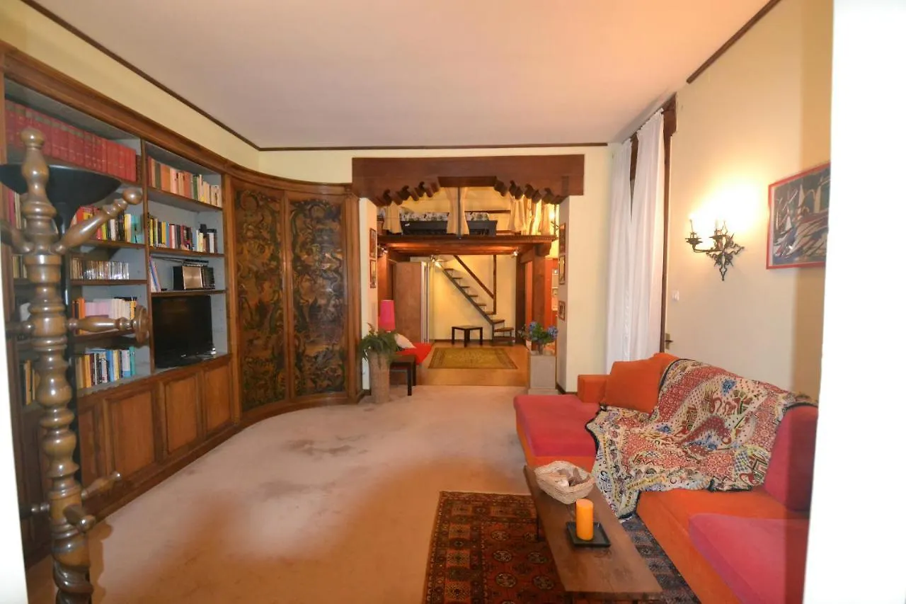 Apartment Castello 5888 C, Santa Marina, Calle Marcello, Loft Venice Italy